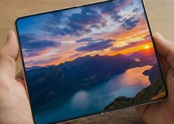 Sulankstomas iPhone Fold nustebins net skeptikus: Apple montuos didžiausią bateriją istorijoje