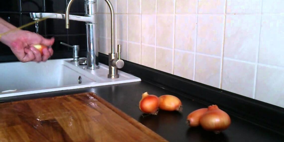 Svogūnai nebevers lieti ašarų: virėjai atskleidė vieną paprastą triuką