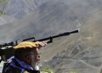 Talibanas pradėjo plataus masto atakas prieš Pakistaną: pranešama apie žuvusius karius