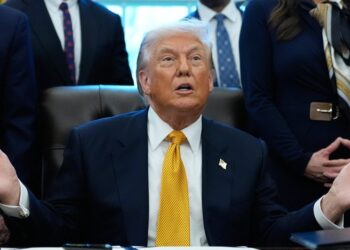 Trumpas paviešino skandalingus pareiškimus apie Obamą ir rinkimus – atsitraukti neketina