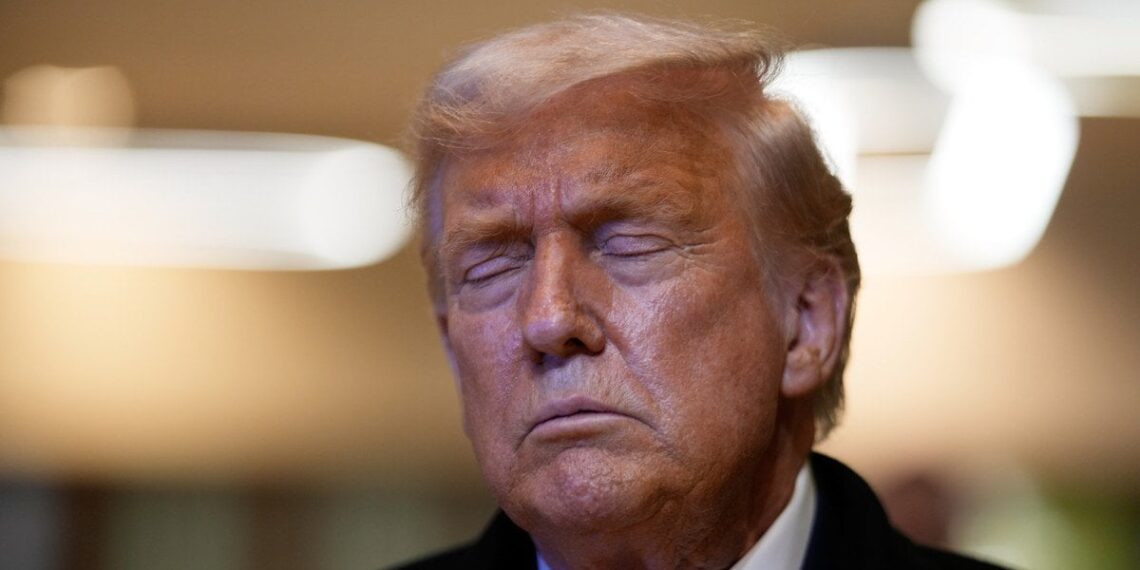 Trumpas viešai sudirbo JAV olimpietį: kilo audringa reakcija