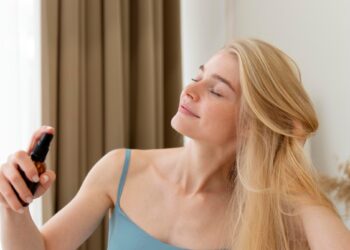 Tavo plaukai šiaušiasi nuėmus kepurę? Paprastas triukas išspręs šią problemą akimirksniu