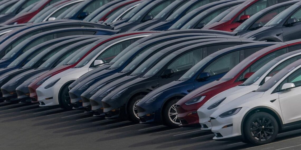 Teismas smogė „Tesla“: po mirtinos „Autopilot“ avarijos – 243 mln. dolerių bauda