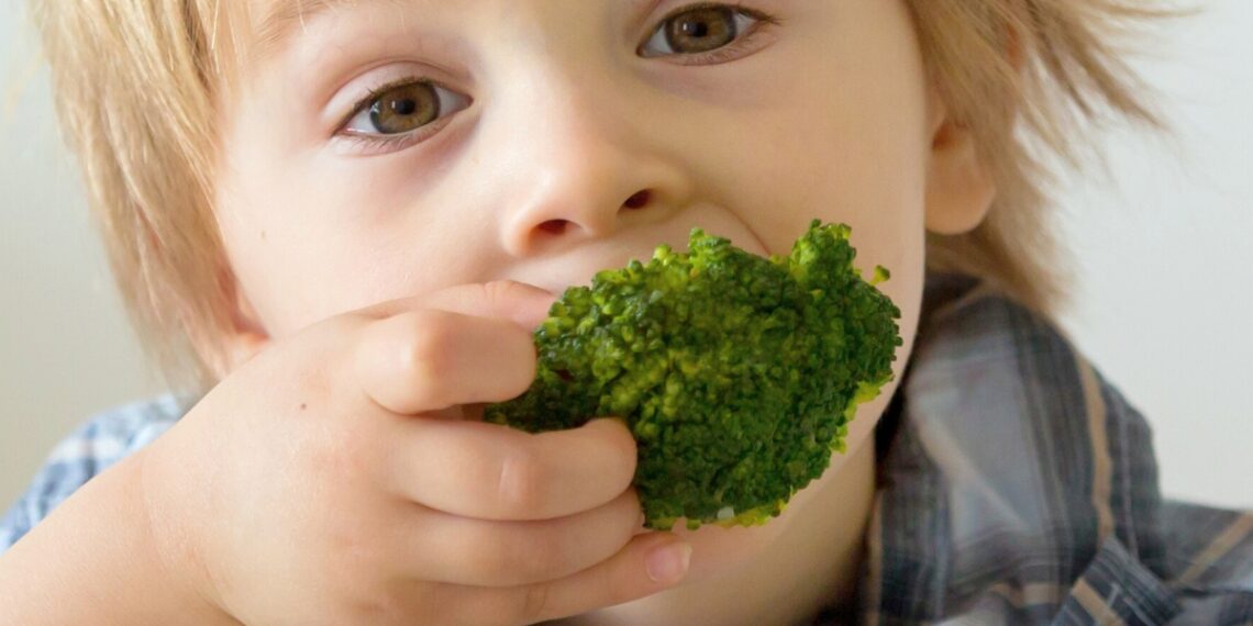 Tėvai nustebę: vienas paprastas triukas padėjo išrankiems vaikams pradėti valgyti viską