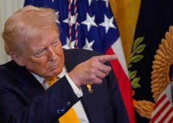 Trumpas davė Iranui 48 valandas: arba nauja branduolinė sutartis, arba JAV ir Izraelio smūgis