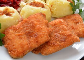 Triukas kepant žuvį: įmeskite šį produktą į keptuvę ir namuose neliks kvapo