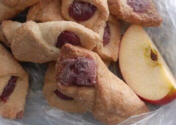 Kieti sausainiai vėl taps minkšti: padės paprastas triukas su obuolio skiltele