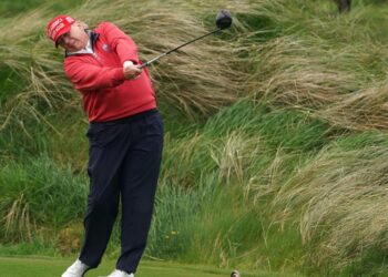 Airijoje stringa Trumpo planai: prabangų projektą stabdo reta sraigė