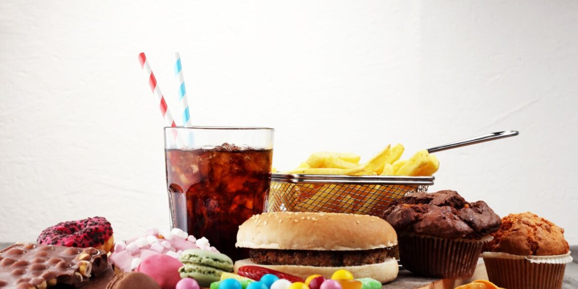 Mokslininkai perspėja: ypač perdirbtas maistas gali sukelti priklausomybę