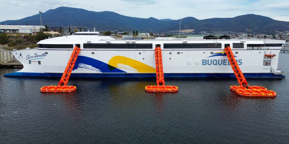 Be lašo degalų: didžiausias baterijomis varomas laivas pradėjo bandymus