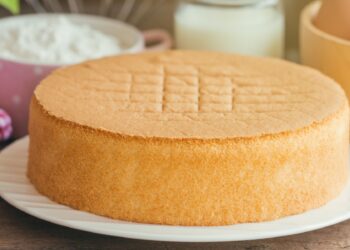Vienas paprastas triukas, dėl kurio biskvitas visada iškepa purus ir aukštas