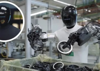 Vieningas robotų protas: „Humanoid“ pristatė pažangią kelių mašinų valdymo sistemą