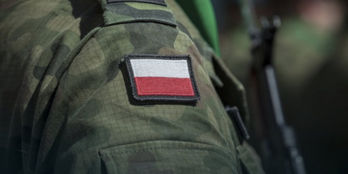 Virš Lenkijos karinės bazės nukrito paslaptingas dronas: tyrėjai svarsto pavojingiausią versiją