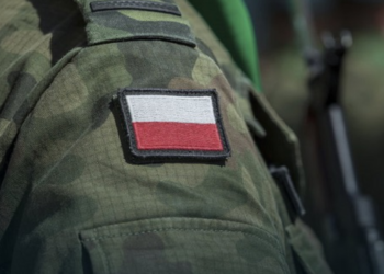 Virš Lenkijos karinės bazės nukrito paslaptingas dronas: tyrėjai svarsto pavojingiausią versiją