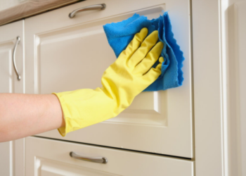 Virtuvės chaosas baigėsi: šie paprasti, bet genialūs triukai akimirksniu įveda tvarką