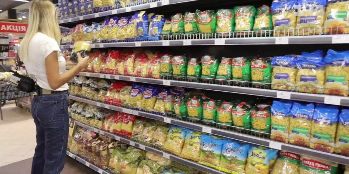 Visą gyvenimą makaronus virėte neteisingai: viena taisyklė, kad jie niekada nesuliptų