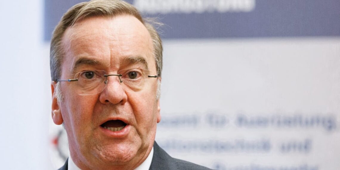 Vokietijos gynybos ministras sukritikavo Trumpo pareiškimus apie Putiną