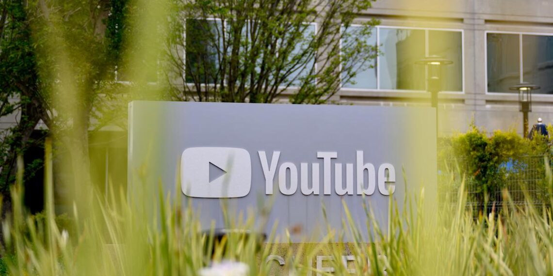 „YouTube“ paruošė staigmeną TV žiūrovams: naujas „Gemini“ mygtukas pakeis turinio žiūrėjimą