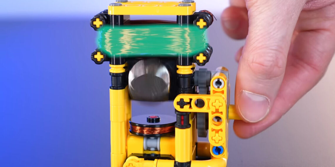 Ar įmanoma iš LEGO sukurti veikiantį variklį? Šis kūrėjas tai įrodė
