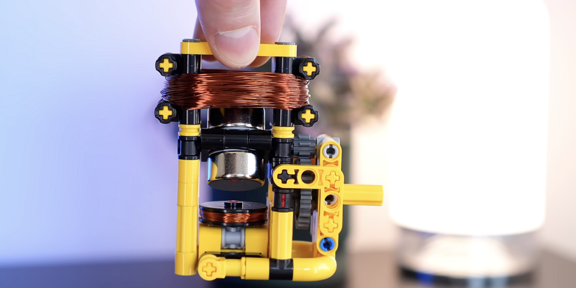 YouTuberis iš LEGO sukūrė veikiantį elektrinį variklį: paprastas triukas nustebino internete