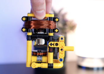 YouTuberis iš LEGO sukūrė veikiantį elektrinį variklį: paprastas triukas nustebino internete