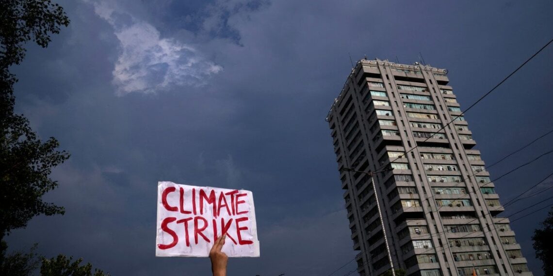 Žemė peržengė mirtiną 1,5°C ribą: mokslininkai perspėja apie 20 metų klimato chaoso