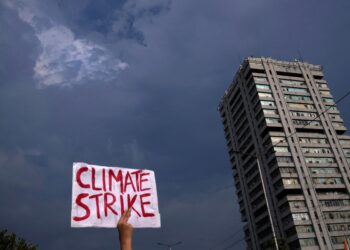 Žemė peržengė mirtiną 1,5°C ribą: mokslininkai perspėja apie 20 metų klimato chaoso