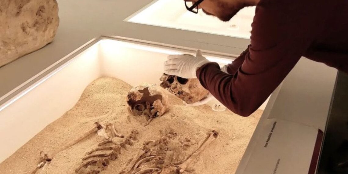 12 tūkst. metų paslaptis Italijos oloje: dviejų moterų skeletai pribloškė mokslininkus