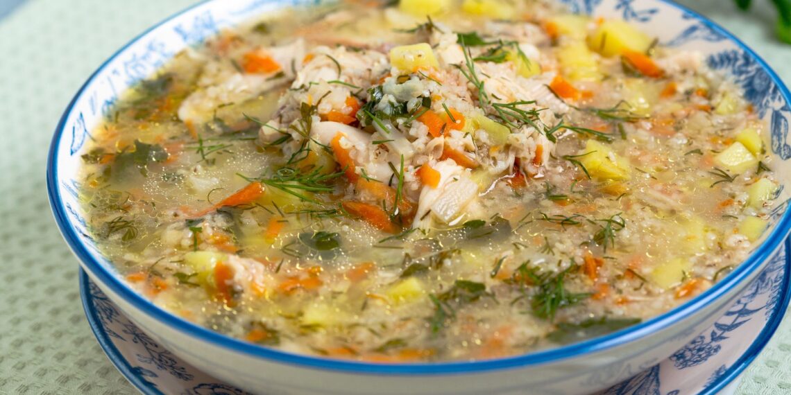 Kodėl verta į kruopienę įpilti sojų padažo? Skonis pasikeičia akimirksniu