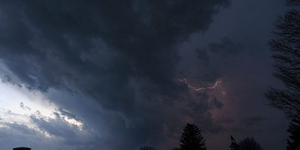 Milžiniški tornadai artėja prie JAV vidurio: pavojuje – dešimtys milijonų gyventojų