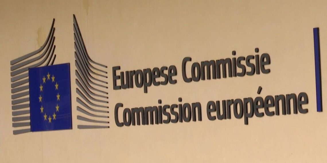 Įtampa tarp Vengrijos ir Ukrainos: po Vengrijos veiksmų – milijonai grynųjų ir auksas