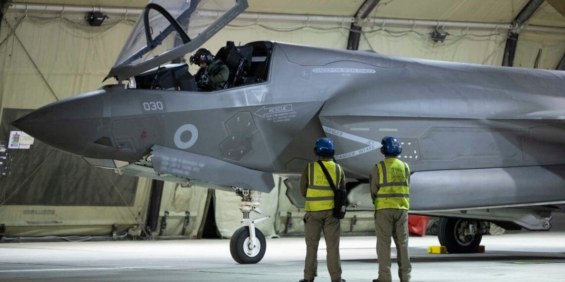 Europa sulaikiusi kvapą: Iranas grasina netrukus smogti, NATO rengia atsaką