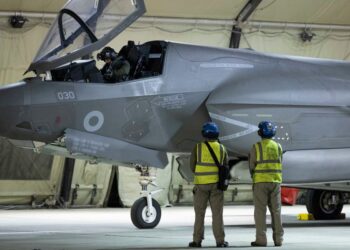 Europa sulaikiusi kvapą: Iranas grasina netrukus smogti, NATO rengia atsaką