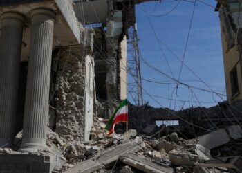 Iranas meta ultimatumą JAV: Teheranas atmeta derybas ir grasina karu