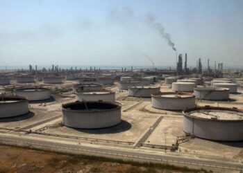 Iranas smogė vienam didžiausių pasaulio naftos terminalų: ar tai gali sukelti pasaulinę krizę?