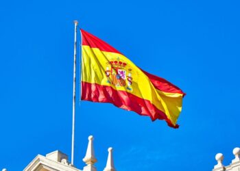 Ispanija ir Italija siunčia karo laivus: ruošiamasi Vakarų piliečių evakuacijai iš Kipro