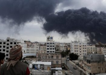 Jungtinės Valstijos ir Izraelis intensyvina smūgius Iranui: raketų atsargos senka