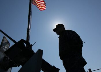 JAV ruošia „didžiąją bangą“: per artimiausią parą – masiniai smūgiai Iranui ir auganti karo grėsmė