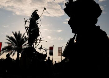 Kruvina eskalacija Artimuosiuose Rytuose: JAV ir Izraelis smogia Iranui, Rusijos pozicijos silpsta, auga grėsmė Ukrainai