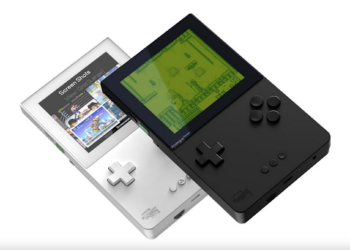 Retro konsolė vėl lentynose: kiek kainuos „Analogue Pocket“?