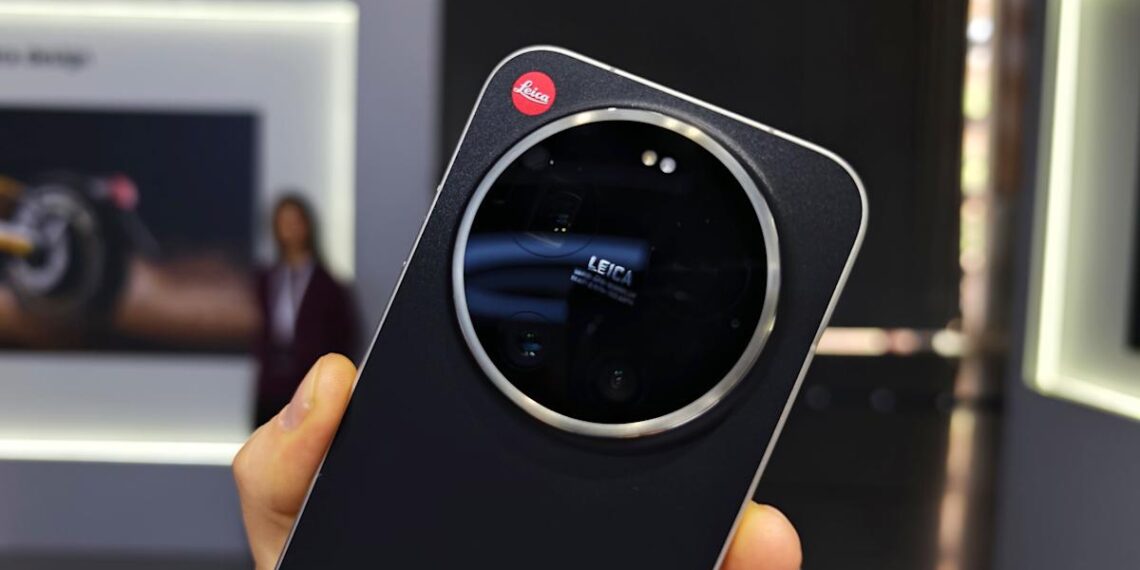 „Leica“ ir „Xiaomi“ pristatė „Leitzphone“ su 1 colio jutikliu – ambicingas smūgis flagmanams