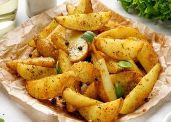 Lenkai atskleidė bulvių paslaptį: traški plutelė ir kremiškas vidus be jokio virimo