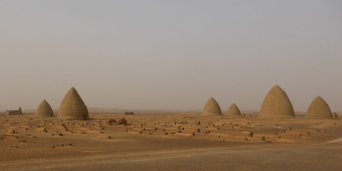 Lenkai šiukšlių krūvoje aptiko paslaptingą dokumentą: jis atskleidė Afrikos karalystės istoriją