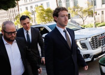 Markas Zuckerbergas sulaukė kaltinimų: esą menkino „Meta“ tyrimus vaikų saugumo byloje