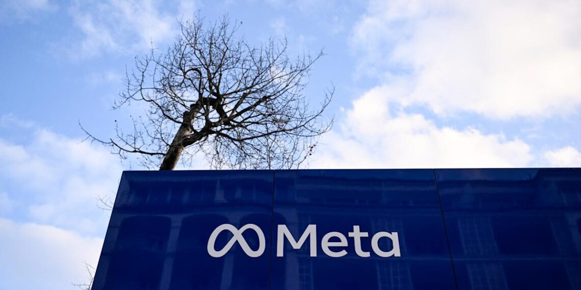 „Meta“ sudarė milijoninį sandorį su „News Corp“: dirbtinis intelektas gali pakeisti žiniasklaidą