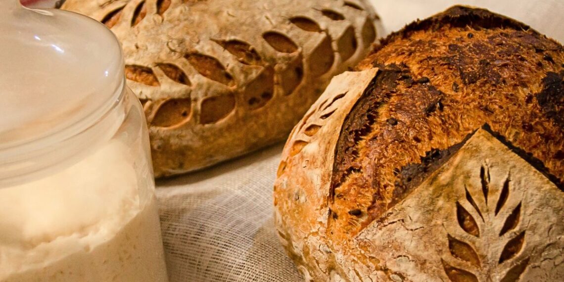 Ar ruginė duona su raugu tikrai sveikesnė? Mitybos ekspertai pateikė atsakymą