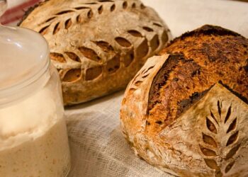 Ar ruginė duona su raugu tikrai sveikesnė? Mitybos ekspertai pateikė atsakymą