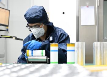 270 metų senumo fizikos efektas sugrįžta: natrio jonų baterijoms žadamas proveržis