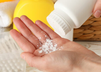 Daugiau nei 1 300 žmonių padavė „Johnson & Johnson“ į teismą: kalbama apie talko ir vėžio ryšį