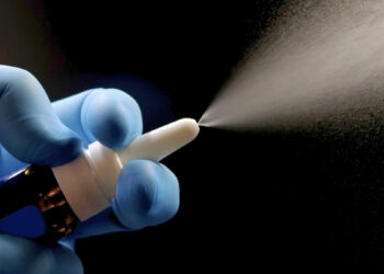 Mokslininkai kuria naują nosies purškalą: jis gali veikti prieš virusus, bakterijas ir alergijas